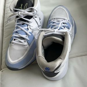 Kyrie Infinity Men’s Size 12 - White, Grey, Blue, Yellow colorway